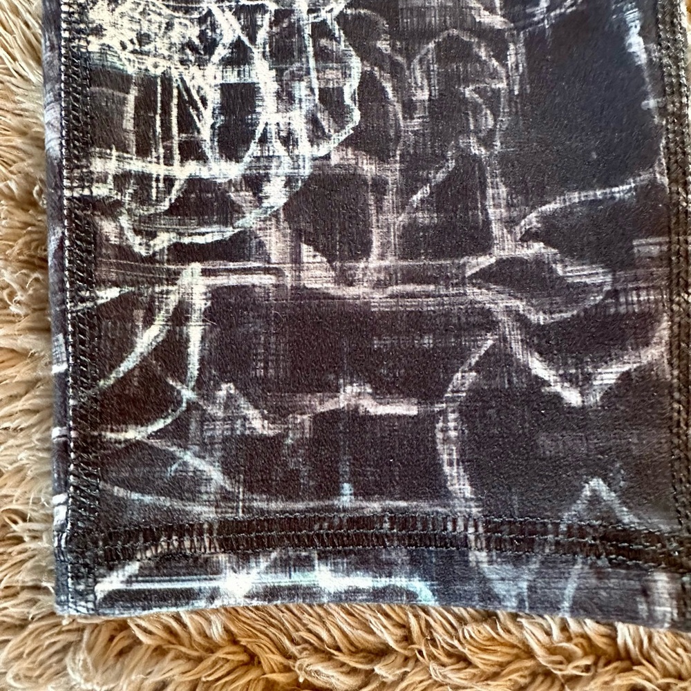 Spyder Black and White Patterned Leggings Size Medium - Picture 4 of 16